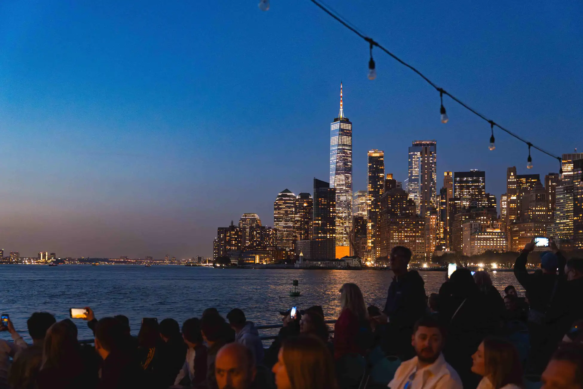 NYC: Crucero Circle Line de 2h Luces del Puerto Sin Pasar por Taquilla